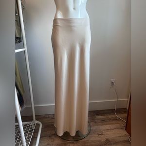 Low rise satin maxi skirt Champagne